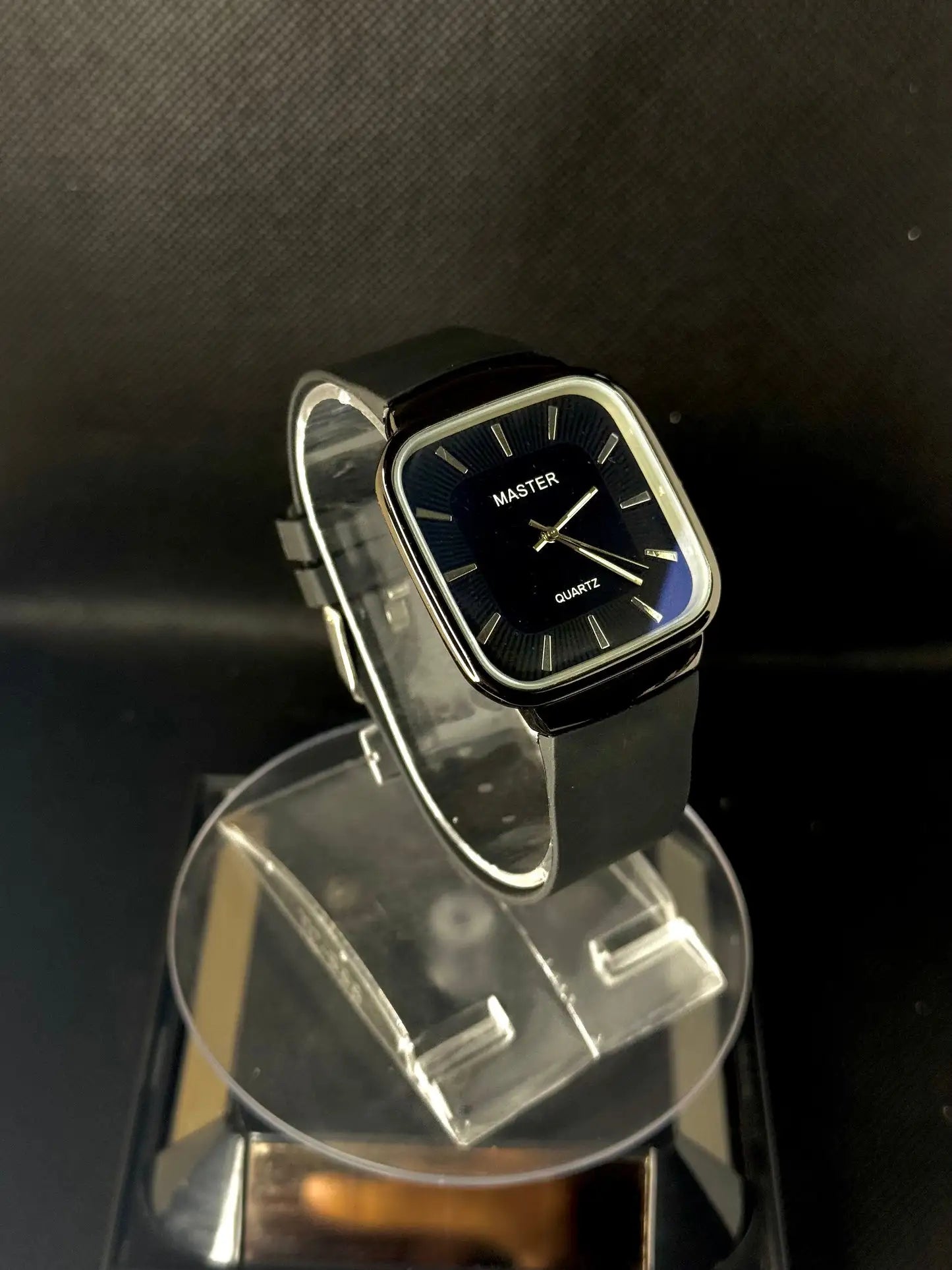 Silver Edge Quartz Master Watch